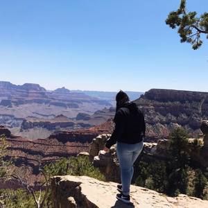 Meet your Posher, Adriana